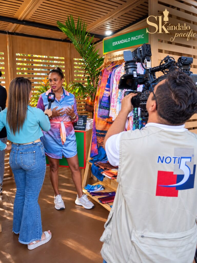 Entrevista a Ana Karina en el stand de SKÁNDALO PACIFIC durante la Semana de la Biodiversidad de Cali, Septiembre de 2025.
